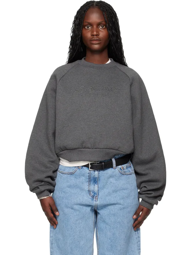 Fear of God ESSENTIALS Fear of God ESSENTIALS Holiday Embossed 90s ラグラン クルーネック スウェットシャツの商品画像