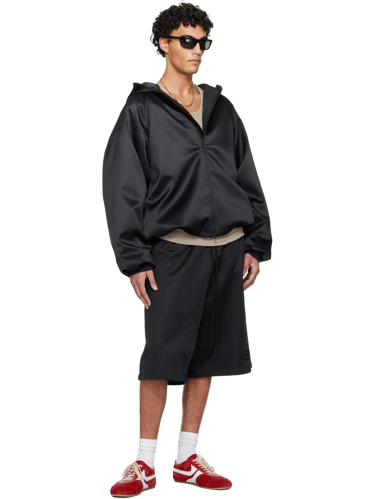 Fear of God ESSENTIALS Holiday Satin Fleece Relaxed ショートパンツ - 画像4