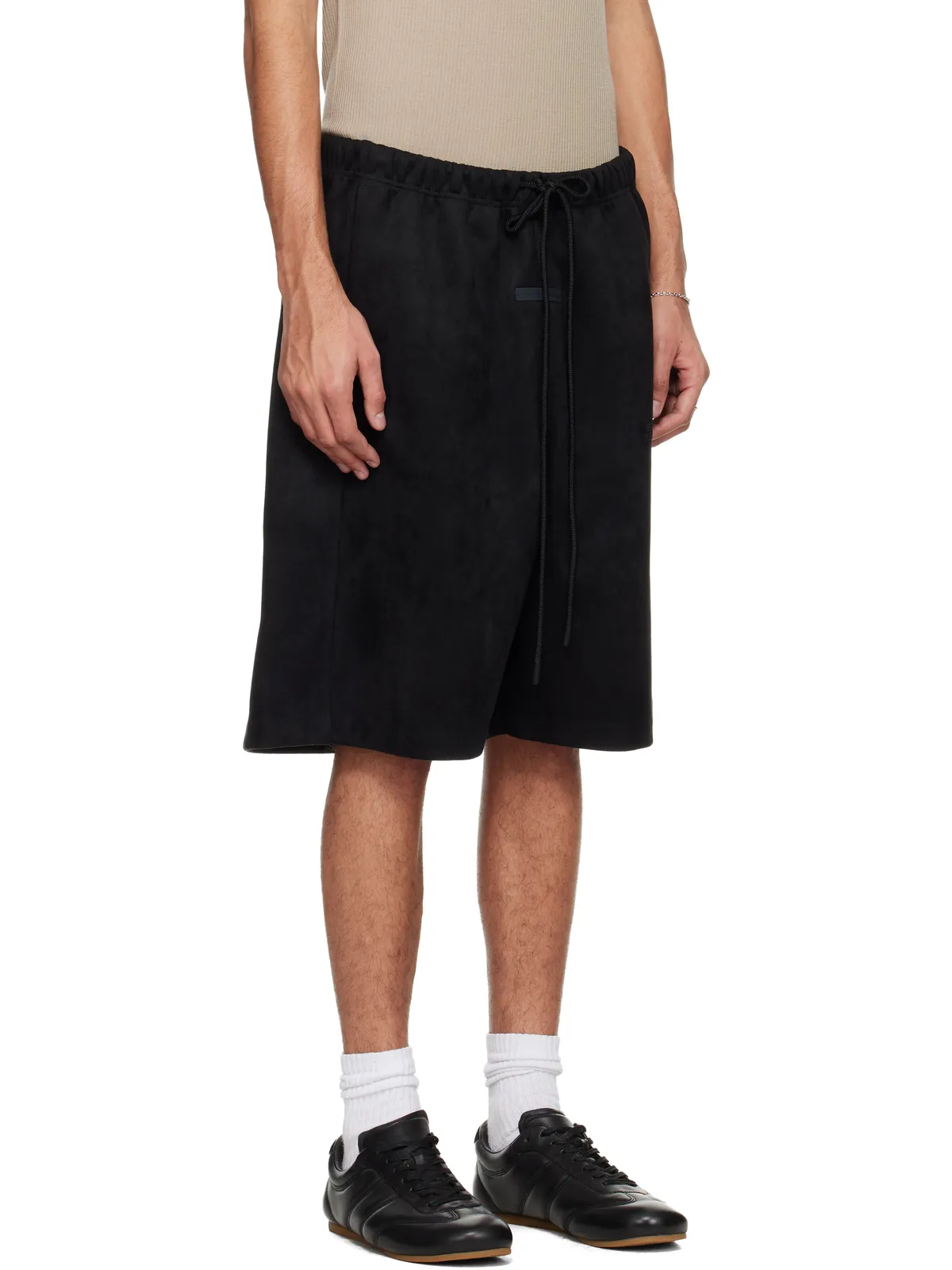Fear of God ESSENTIALS Holiday Faux-Suede Fleece Relaxed ショートパンツ - 画像2