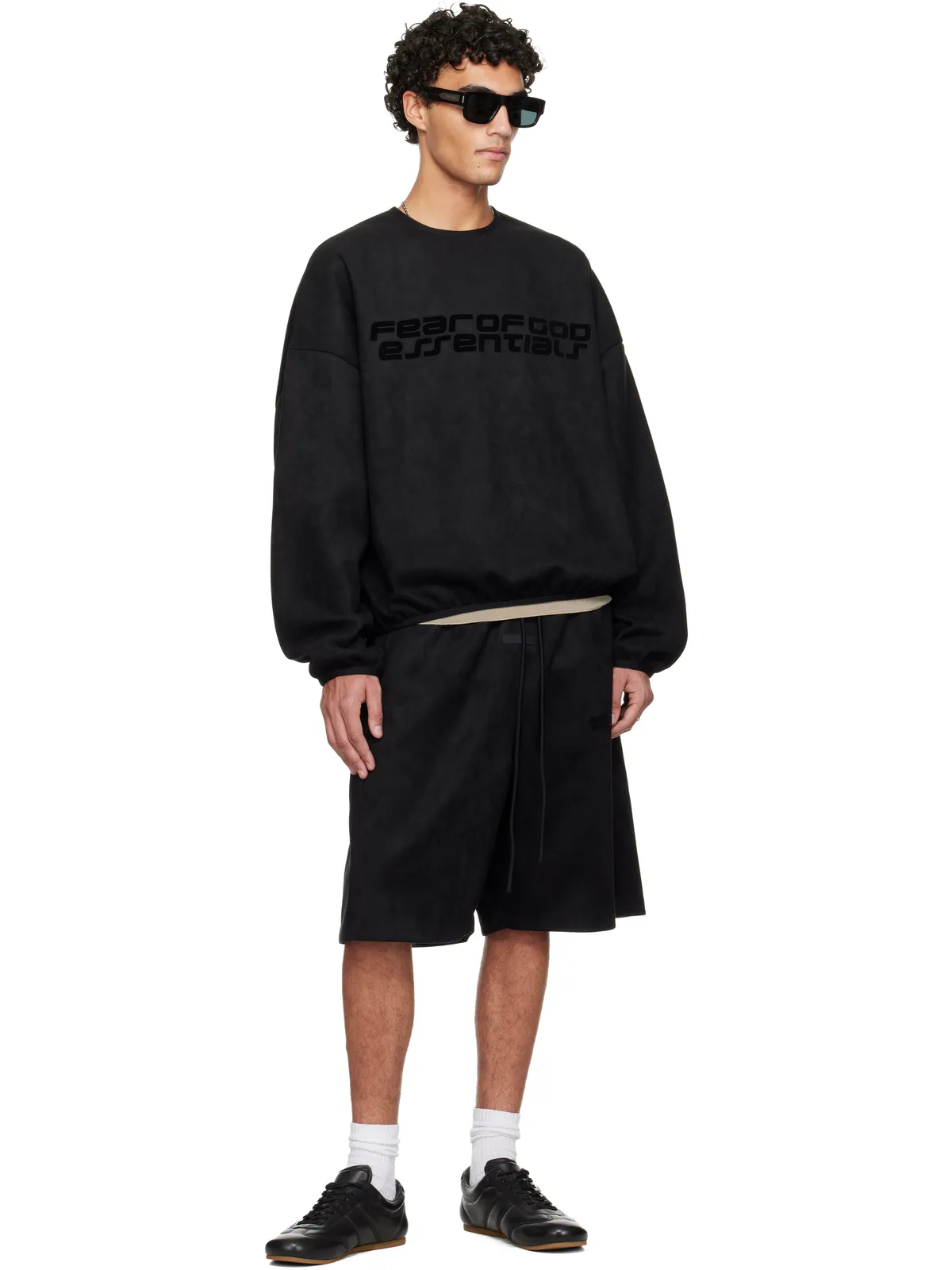 Fear of God ESSENTIALS Holiday Faux-Suede Fleece Relaxed ショートパンツ - 画像4