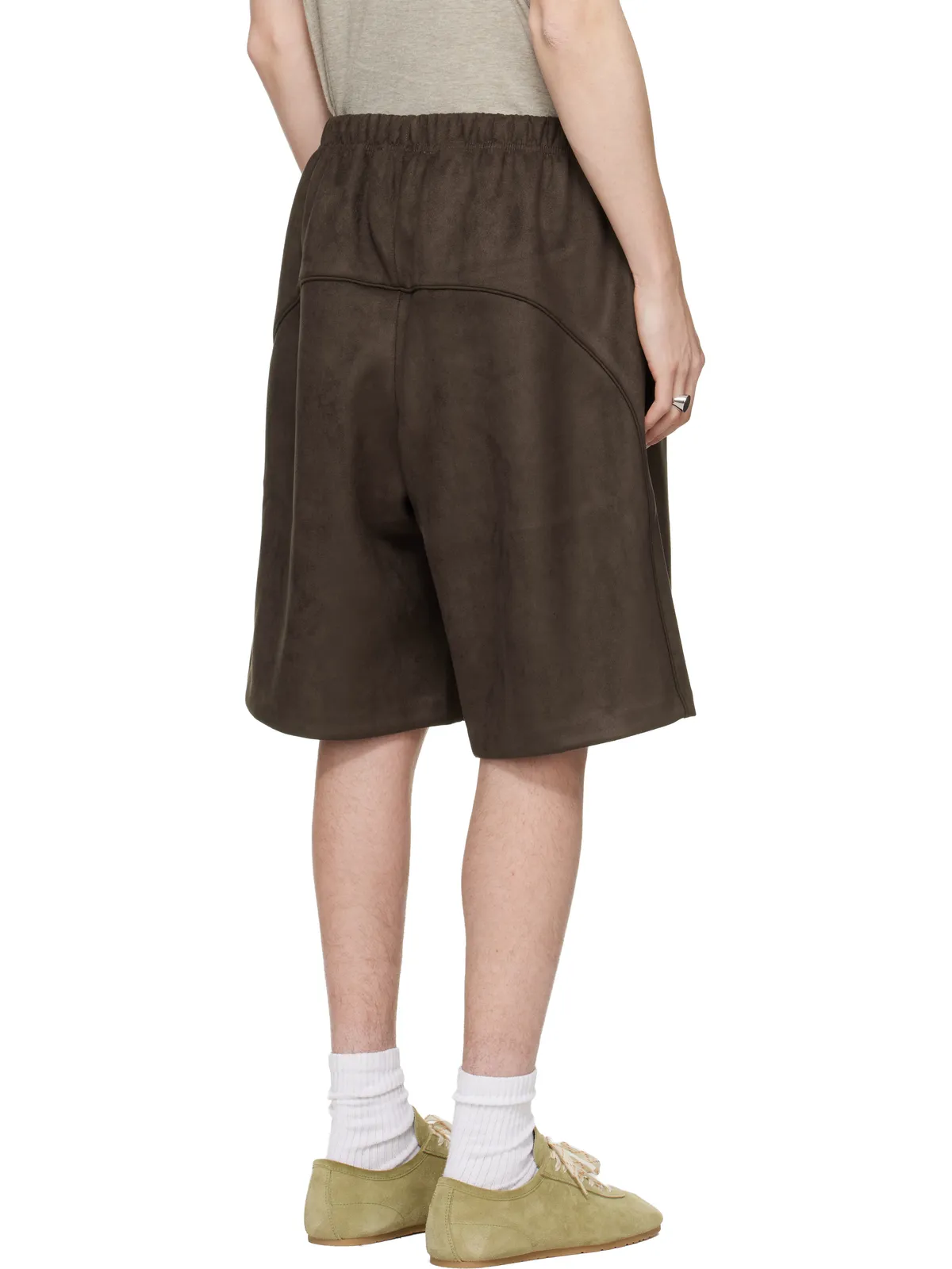 Fear of God ESSENTIALS Signature Relaxed フェイクスエード ショートパンツ - 画像3