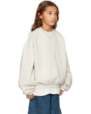 Fear of God ESSENTIALS キッズ｜ Holiday Embossed Classic クルーネック スウェットシャツ - サムネイル2