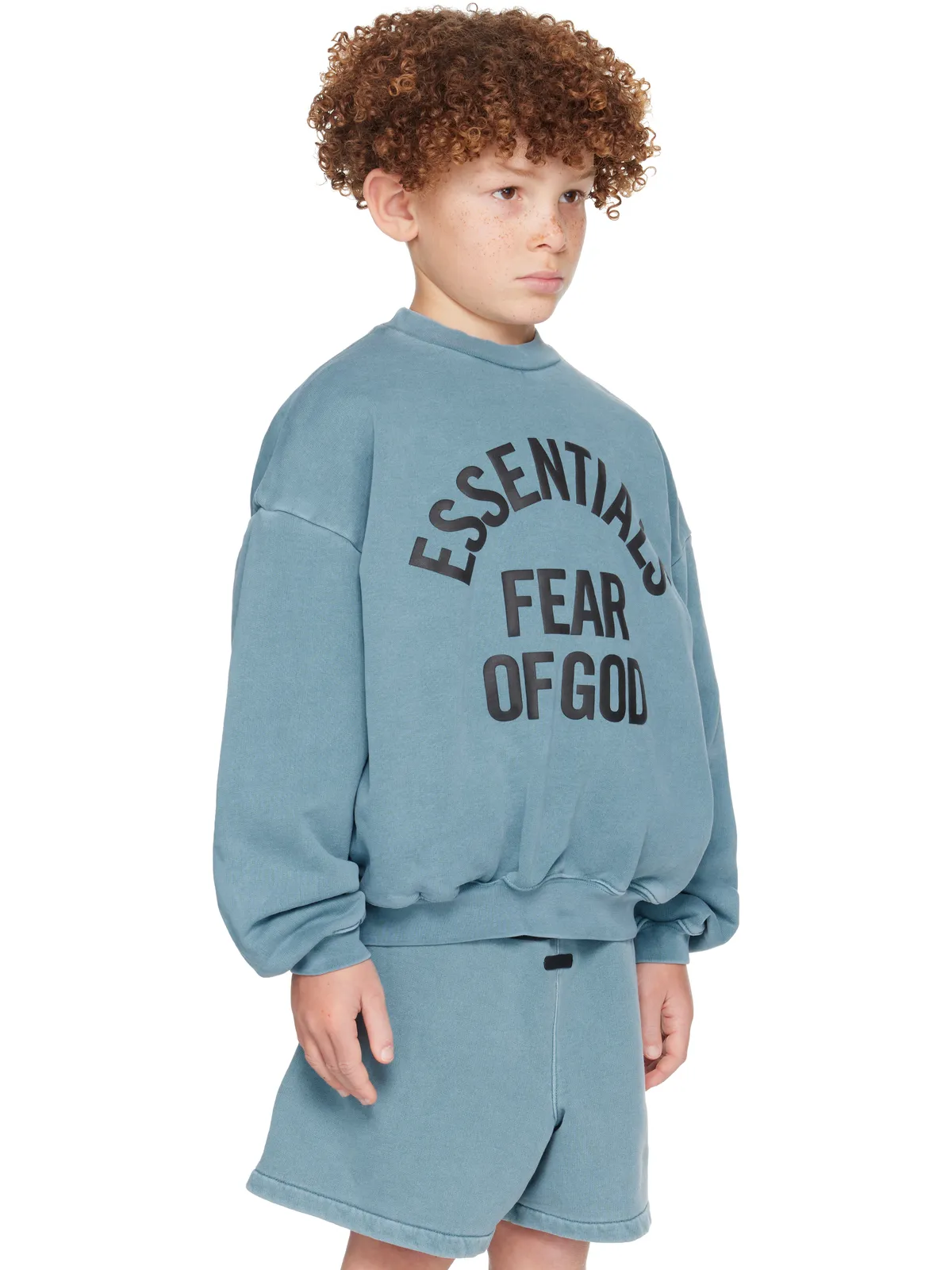 Fear of God ESSENTIALS キッズ｜ Campus 90's クルーネック スウェットシャツ - 画像2