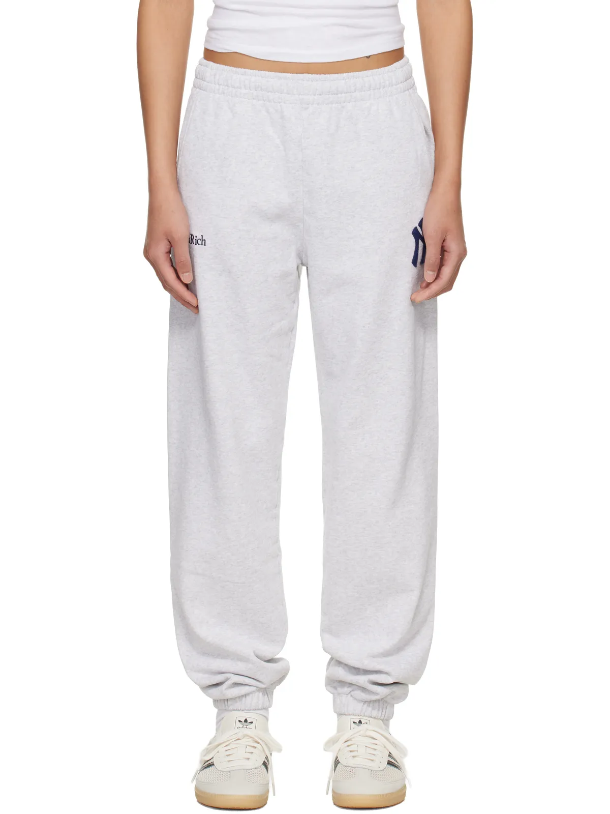 Sporty & Rich Heritage Yankees Serif スウェットパンツ - 画像1