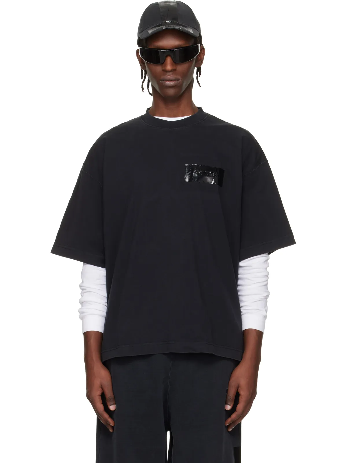 VETEMENTS Taped Logo Tシャツ - 画像1